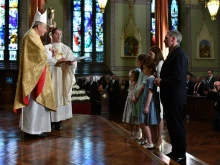 Patrick Kelly (right) installed as Supreme Knight by Archbishop William Lori of Baltimore (left)
